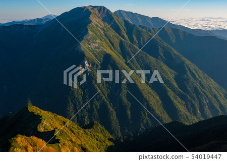 Akaishidake (view from the top of Mt. Hoshidake) 54019447