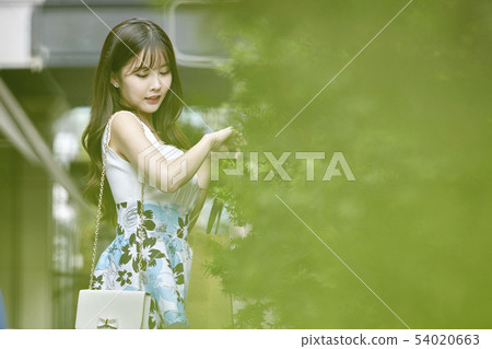 Shopping mall, shopping center, shopping, shopper holly, young woman 54020663