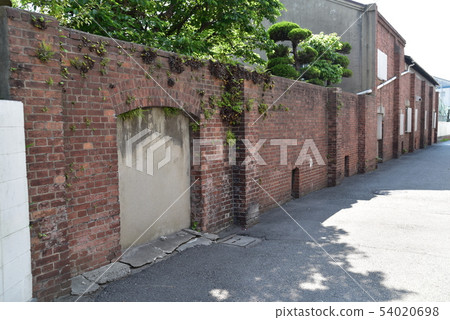 [Japan Heritage] Silver carriage road, ore road, red brick wall of Japan Heritage that is about to be removed, Himeji City, Hyogo Prefecture 54020698