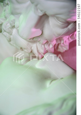 Antique statues of woman and man heads close up. Concept of style, vintage, love. 54022197