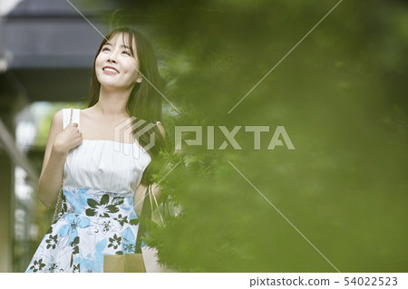 商場，購物中心，購物，購物者冬青，年輕的女人 54022523