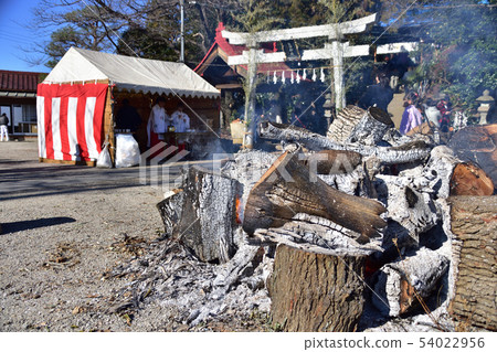 Bonfire in front of the shrine 54022956