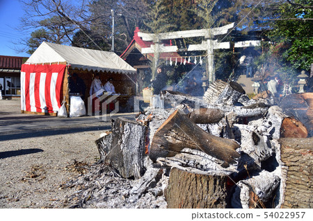 Bonfire in front of the shrine 54022957