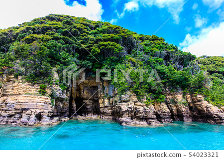 Ashinoshima cruising (palace of the sea) [Sanuki City, Nagasaki Prefecture] 54023321