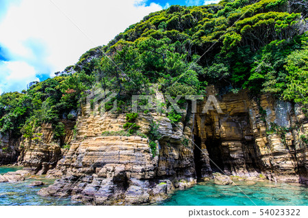 Ashinoshima cruising (palace of the sea) [Sanuki City, Nagasaki Prefecture] 54023322