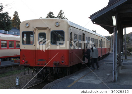 Kominato火車站Kiha在Kazusa Nakano站200停靠 54026815