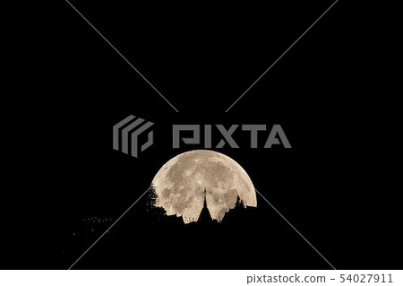 A Moonset A Moonset 54027911