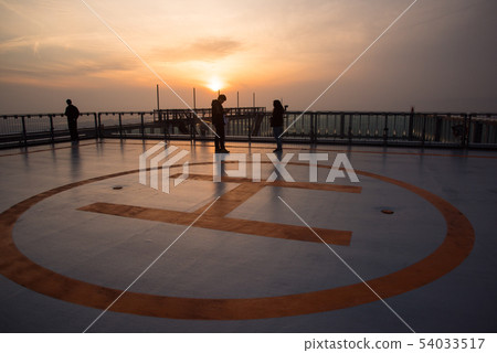 Evening view of Abeno Harukas Heliport Evening view of Abeno Harukas Heliport 54033517