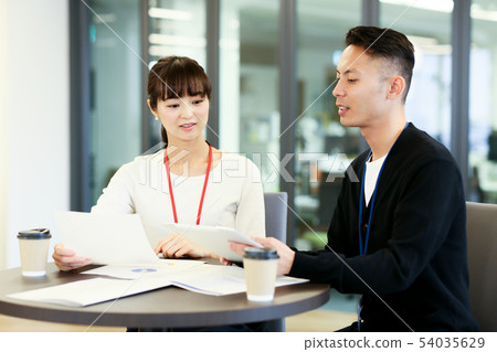 商人男人和女人(休閒) 商人男人和女人(休閒) 54035629