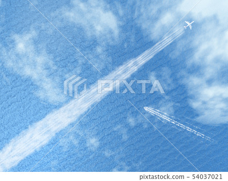 Sparkling scenery of contrails, wakes, and ocean 2-Overview CG-12 54037021