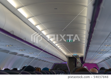 退出飛機的標誌 54037848