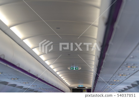 退出飛機的標誌 54037851