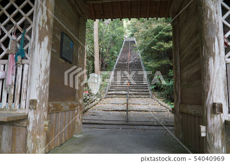 [Shikoku 88 Temples] No. 35 Kiyotaki-ji Temple Approach to the temple over the temple gate Tosa City, Kochi Prefecture 54040969