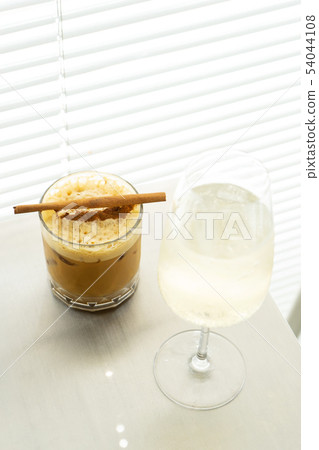 iced milk coffee 54044108
