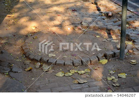 The floor is made of brick block. The floor is made of brick block. 54046207