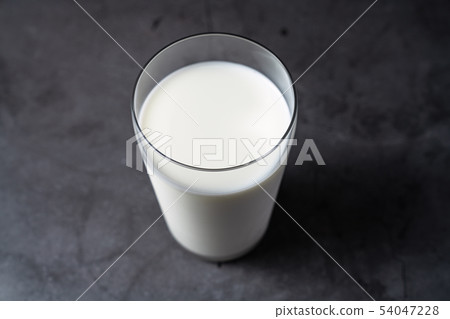 Fresh milk Fresh milk 54047228