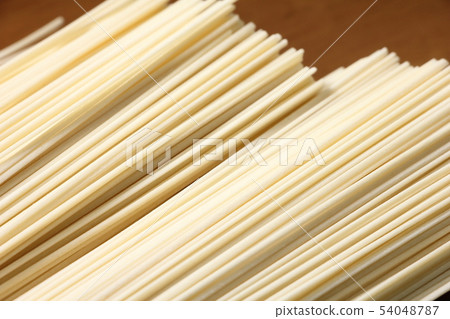 手煮hyamugi（乾麵條）。 54048787