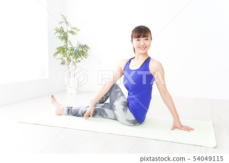 一個小伙子瑜伽 一個小伙子瑜伽 54049115