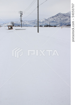 Snow removed road (Minami Uonuma City) Snow removed road (Minami Uonuma City) 54050707