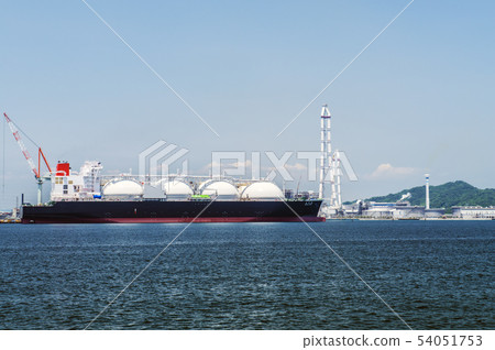 LNG carrier carrying thermal power plant and liquefied natural gas 54051753