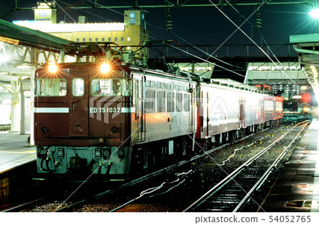 1995 ED 751037 Yuetsu West Line 50 series ordinary train 1995 ED 751037 Yuetsu West Line 50 series ordinary train 54052765