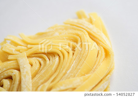 意大利細麵條Fitchuccine新鮮的意大利麵粉麵條意大利白背食物食物 54052827