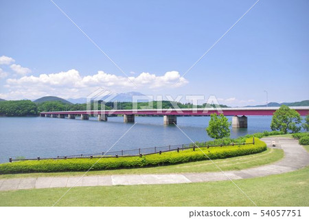 盛岡風景Gosho湖和Ohashi橋Ohashi Minami公園地面 盛岡風景Gosho湖和Ohashi橋Ohashi Minami公園地面 54057751