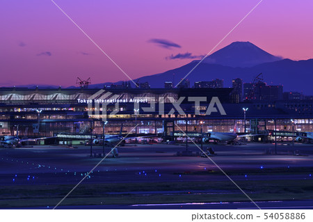 Haneda night view Haneda night view 54058886