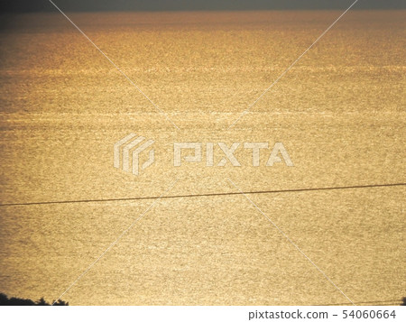 The twilight of the Japan Sea 54060664