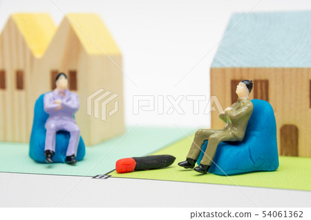 Land boundary trouble real estate image 54061362