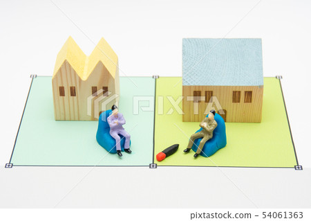 Land boundary trouble real estate image 54061363