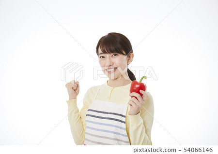 Housewife Housewife 54066146