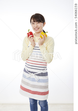 Housewife Housewife 54066159