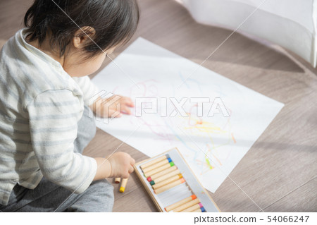 Kid drawing Kid drawing 54066247
