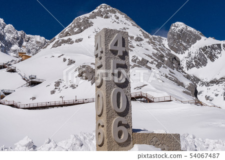中國麗江玉龍雪山 中国観光スポット China Jade Dragon Snow Mountain 54067487