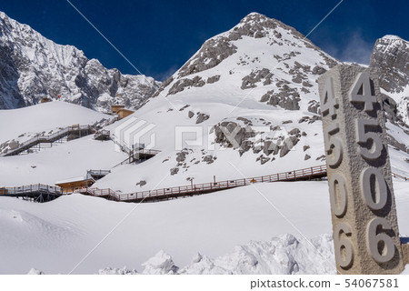 中國麗江玉龍雪山 中国観光スポット China Jade Dragon Snow Mountain 54067581