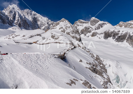 中國麗江玉龍雪山 中国観光スポット China Jade Dragon Snow Mountain 54067889