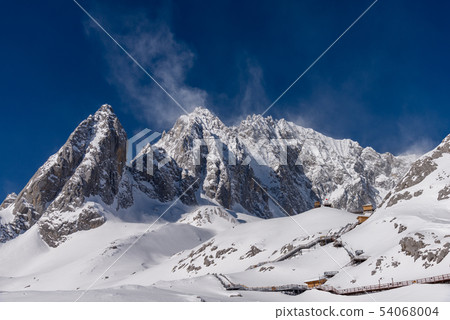 中國麗江玉龍雪山 中国観光スポット China Jade Dragon Snow Mountain 54068004