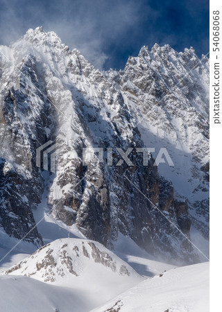 中國麗江玉龍雪山 中国観光スポット China Jade Dragon Snow Mountain 54068068