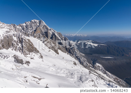 中國麗江玉龍雪山 中国観光スポット China Jade Dragon Snow Mountain 54068243
