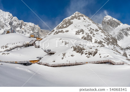 中國麗江玉龍雪山 中国観光スポット China Jade Dragon Snow Mountain 54068341