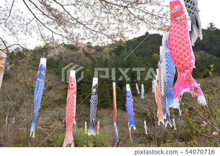 Spring in the village of the evening sun and small village is like this Hachioji city 54070716