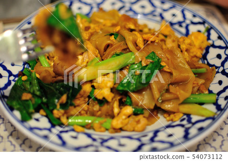 Pad thai 54073112