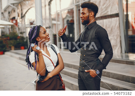 couple in a city 54073182