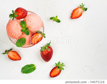 Bowl of strawberry ice cream with copyspace Bowl of strawberry ice cream with copyspace 54075128