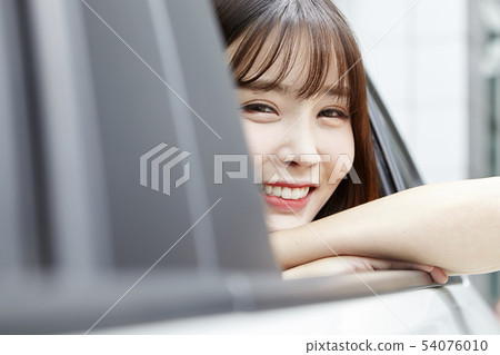 Car, drive, travel, vacation, vacation, young woman 54076010