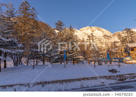 中國麗江玉龍雪山 中国観光スポット China Jade Dragon Snow Mountain 中國麗江玉龍雪山 中国観光スポット China Jade Dragon Snow Mountain 54079283