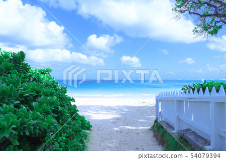 Hawaii: Lanikai Beach A roundabout to a beautiful blue sky, sea, and a beautiful shallow beach Hawaii: Lanikai Beach A roundabout to a beautiful blue sky, sea, and a beautiful shallow beach 54079394