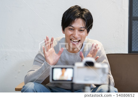 男子拍攝視頻 54080652