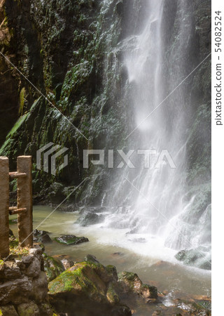 中國雲南麗江觀音峽 Scenic Spots in China 麗江第一景 茶馬古道 瀑布 中國雲南麗江觀音峽 Scenic Spots in China 麗江第一景 茶馬古道 瀑布 54082524